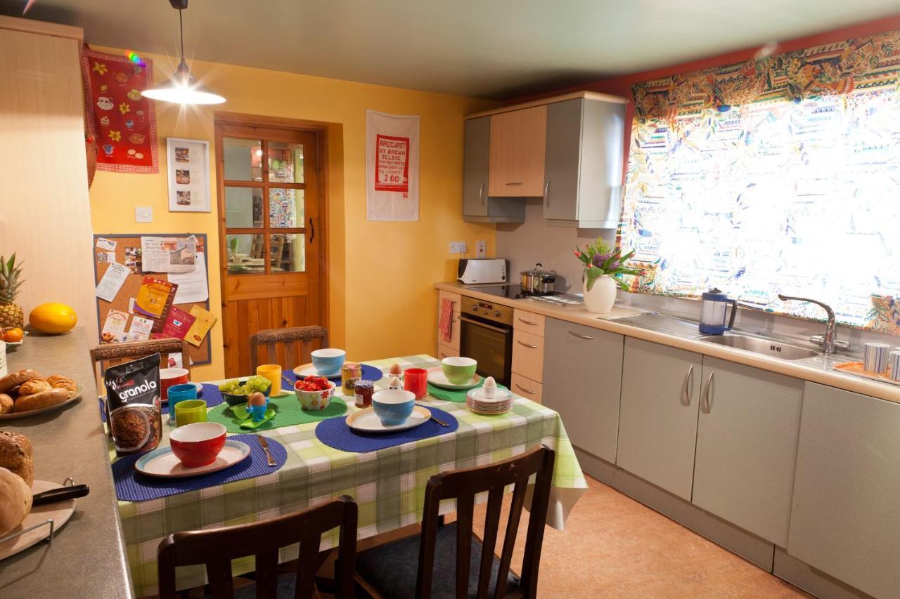1 Tan Yr Eglwys Barn Cottage Pontardawe المظهر الخارجي الصورة
