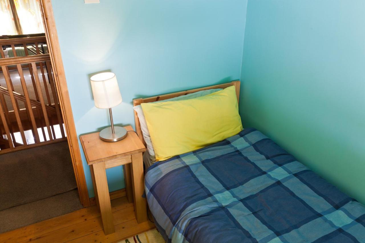 1 Tan Yr Eglwys Barn Cottage Pontardawe المظهر الخارجي الصورة
