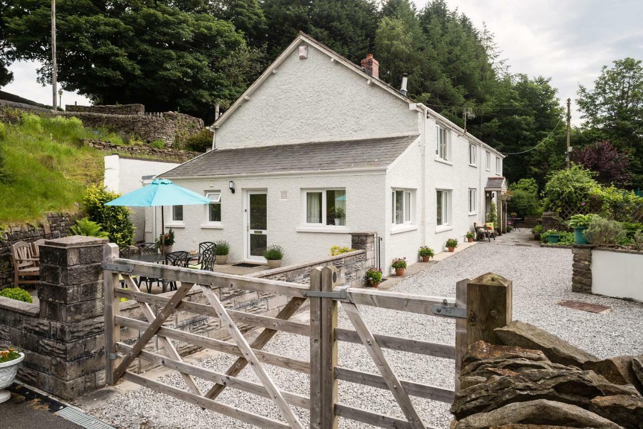 1 Tan Yr Eglwys Barn Cottage Pontardawe المظهر الخارجي الصورة
