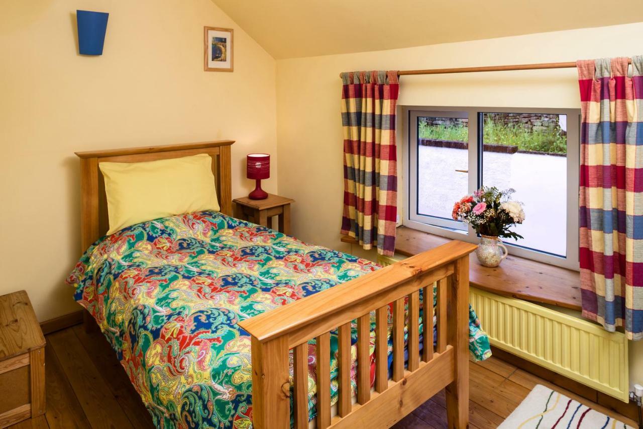 1 Tan Yr Eglwys Barn Cottage Pontardawe المظهر الخارجي الصورة