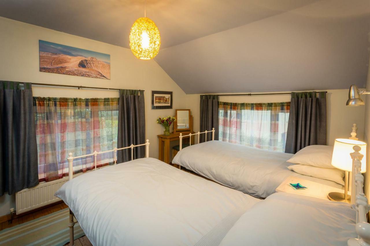 1 Tan Yr Eglwys Barn Cottage Pontardawe المظهر الخارجي الصورة